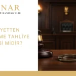 Şikayetten vazgeçme, tahliye talebi ve tutukluluk süreçlerini temsil eden; Türk ceza yargılaması atmosferine uygun, premium ve metin içermeyen hukuk görseli.
